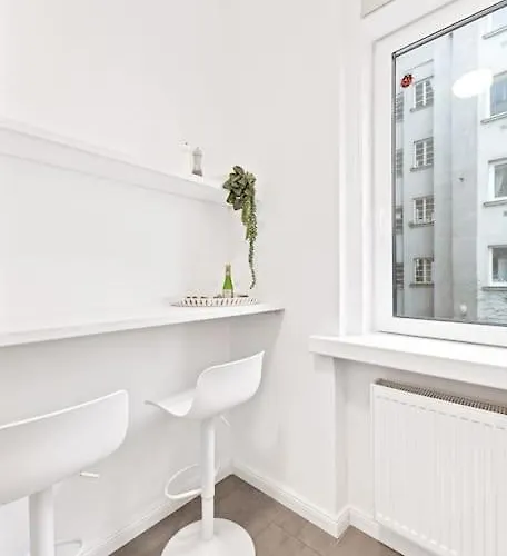 Cozy In Quiet Location, Fast Train Station 100m Away, Contactless Check-in Apartman *