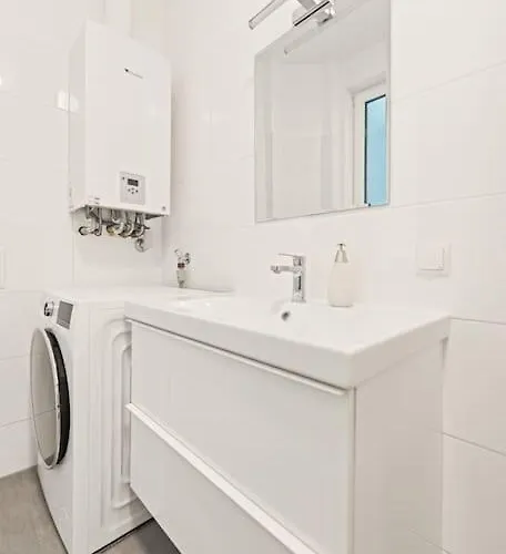 Cozy In Quiet Location, Fast Train Station 100m Away, Contactless Check-in Apartman